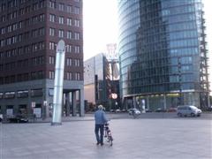 Einsamer Farradfahrer
